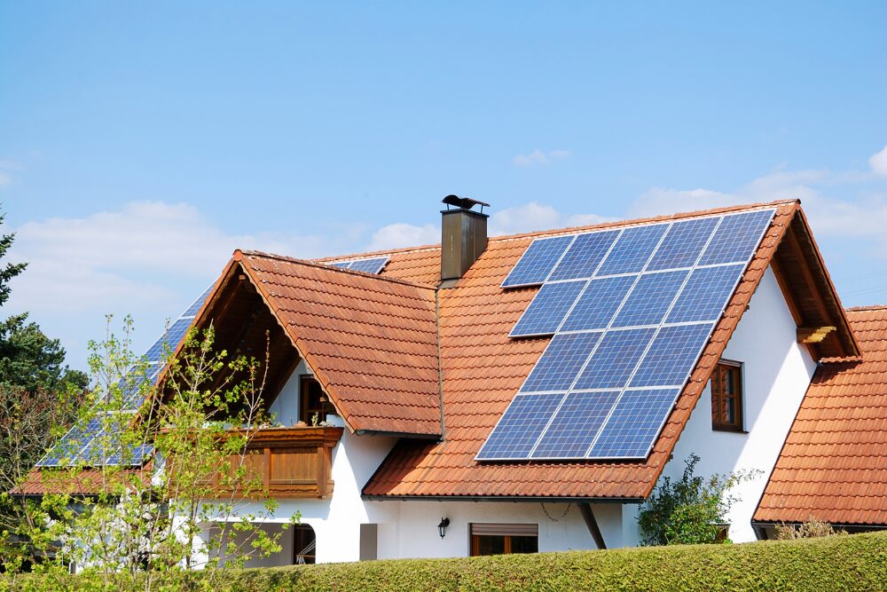 Fotovoltaico e climatizzatore: come usarli insieme per ridurre i consumi